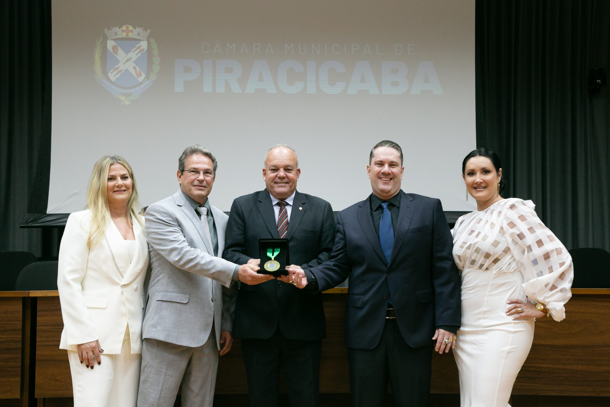 General Chains recebe Medalha de Mérito Legislativo da Câmara de Vereadores