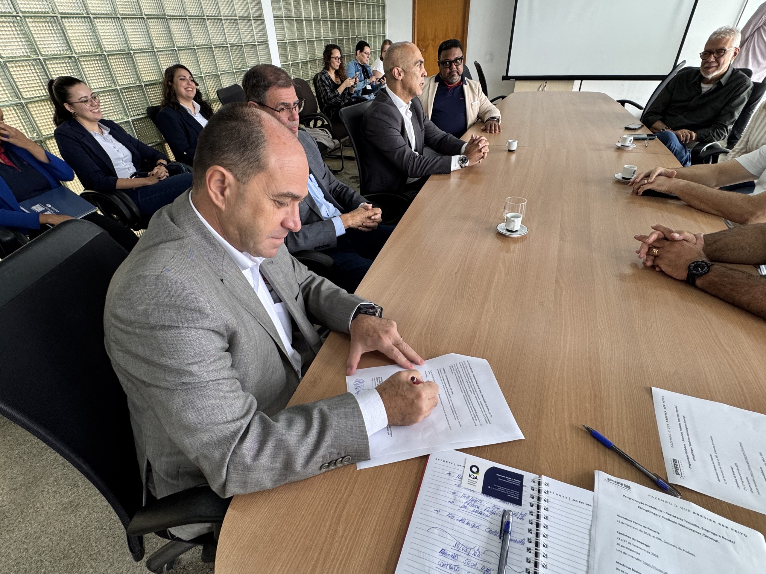 Simespi, prefeitura, ElringKlinger e Metalúrgicos assinam termo para cursos de qualificação profissional